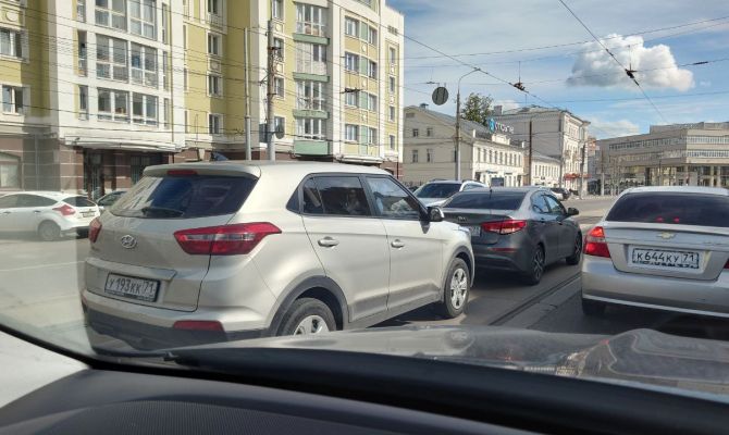 ДТП на улице Советской в Туле заблокировало движение трамваев в сторону Пролетарского округа