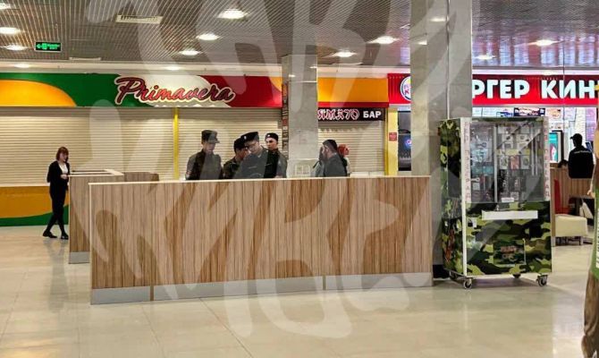 В тульском ТРЦ "Гостиный двор" фудкорт начали патрулировать казаки