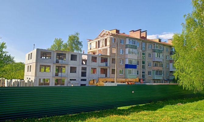 В разрушенном из-за взрыва газа доме в Ефремове уже возвели 3 этажа