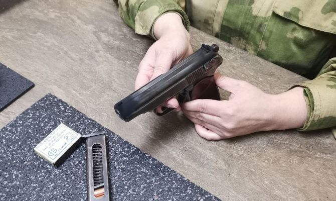 В Туле выбрали самую меткую сотрудницу силовых структур