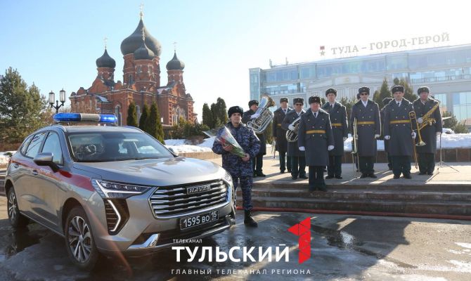 Тульские росгвардейцы накануне 8 Марта устроили концерт под открытым небом 