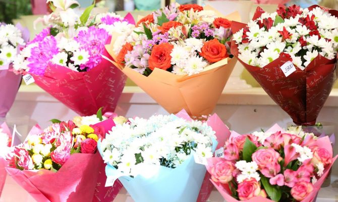 Сколько стоят цветы в тульских магазинах накануне 8 Марта: обзор цен