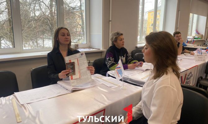 Впервые голосующим тулякам вручают сертификаты фитнес-клубов и подписку на онлайн-кинотеатр