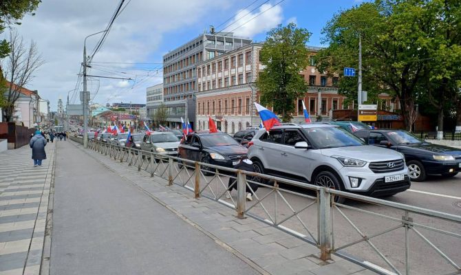 В Туле прошел автопробег в честь Дня Победы