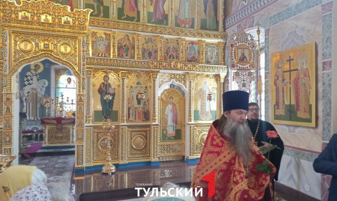 Московский священник Артемий Владимиров раздал тулякам духовные биткоины