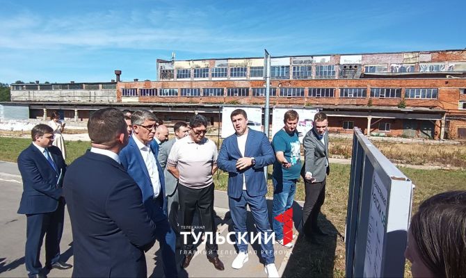 Дмитрий Миляев дал ряд поручений после общения с работниками картонной фабрики в Алексине