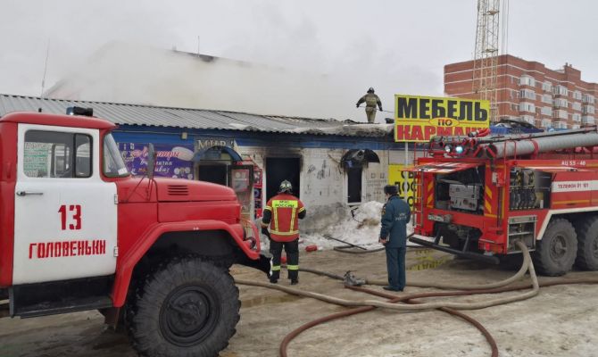 В г. Щекино прокуратура начала проверку по факту пожара на рынке стройматериалов
