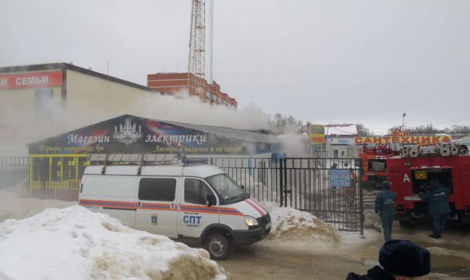 В г. Щекино произошел пожар на рынке стройматериалов: прокуратура выявила целый ряд нарушений