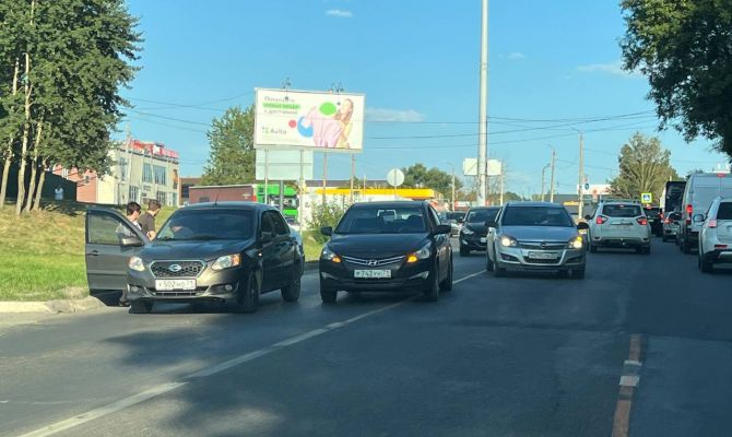 В Туле на Калужском шоссе произошло ДТП