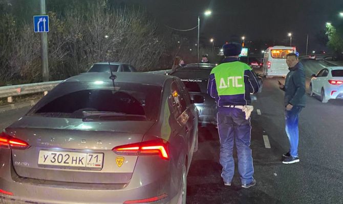 В Туле на улице Рязанской столкнулись три легковых авто