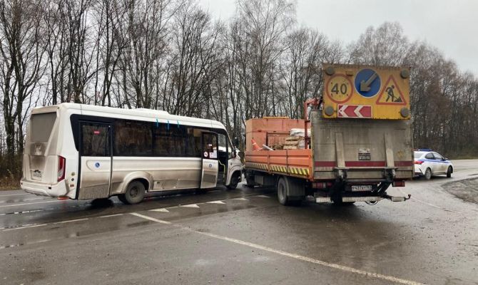 Тульская прокуратура начала проверку из-за ДТП грузовика и пассажирского автобуса