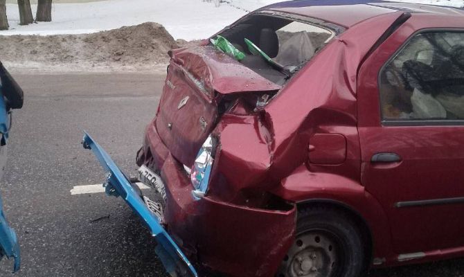 В Туле на Скуратовской улице столкнулись автобус и Renault