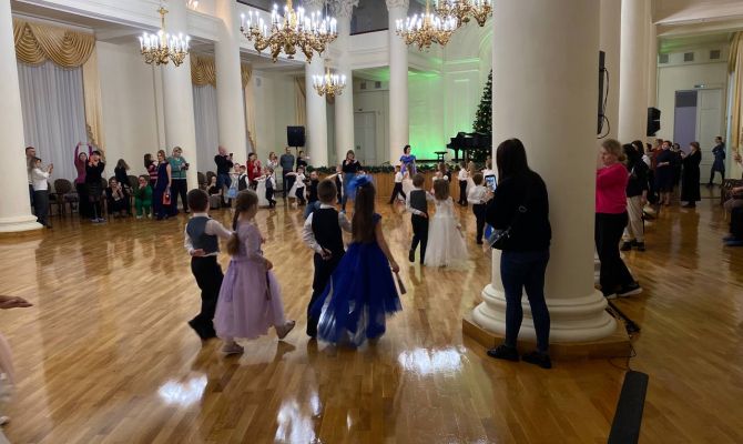 В Туле в Доме Дворянского собрания проходит Рождественский бал