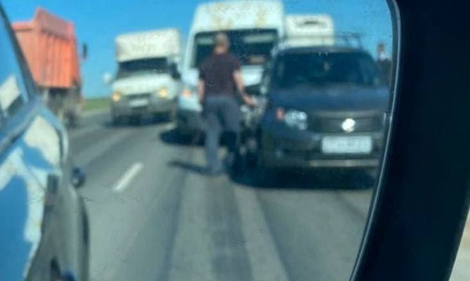 В Туле на Калужском шоссе столкнулись три машины