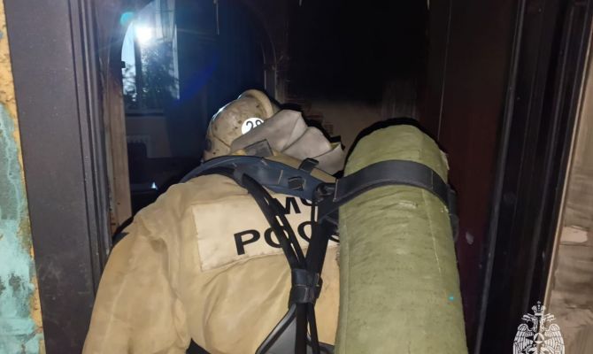 При пожаре в многоэтажке в Алексине спасли 5 человек