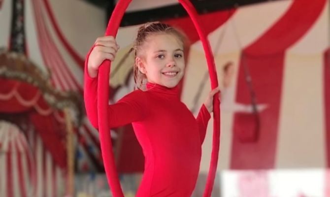 Тулячка установила новый мировой рекорд по оборотам на локтях на 360 градусов на воздушном кольце