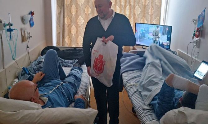Тульских военнослужащих в госпиталях Москвы поздравили с наступающим Новым годом