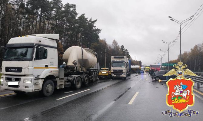 Под Тулой произошло массовое ДТП: погибли три человека
