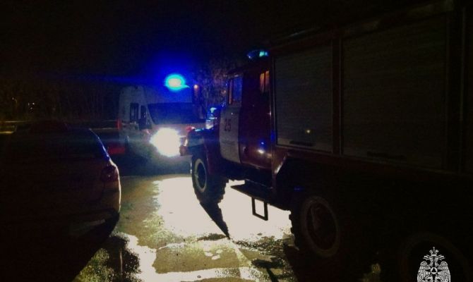 В Донском при пожаре спасатели эвакуировали шестерых человек  