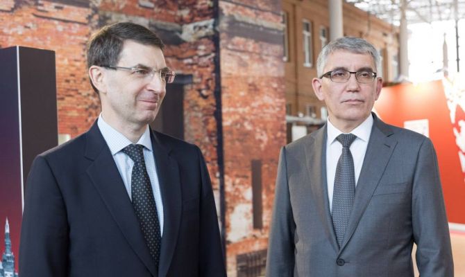 Дмитрий Миляев поздравил полпреда Президента Игоря Щеголева с юбилеем