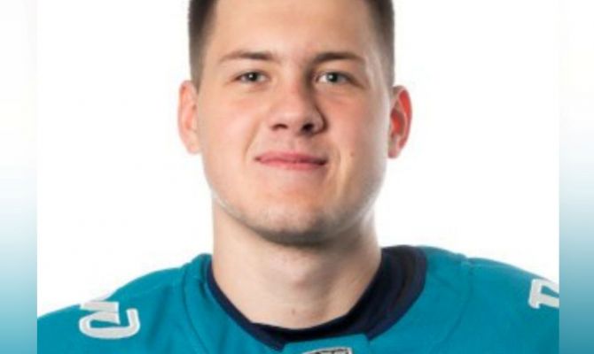 Защитник Роман Юзбашян подписал контракт с тульским АКМ