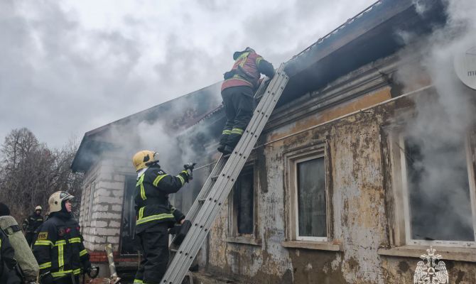 При пожаре в тульском поселке Октябрьский погибла 63-летняя женщина