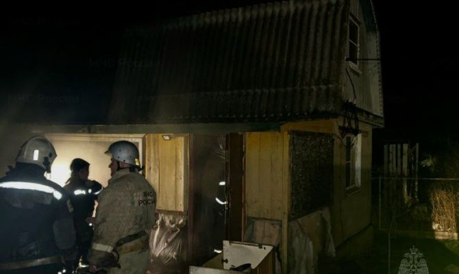 За сутки тульские спасатели потушили три пожара: один человек погиб