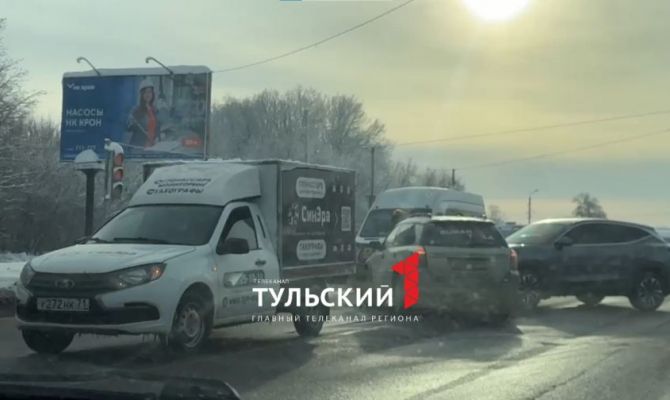 Тройное ДТП произошло на Новомосковском шоссе в Туле