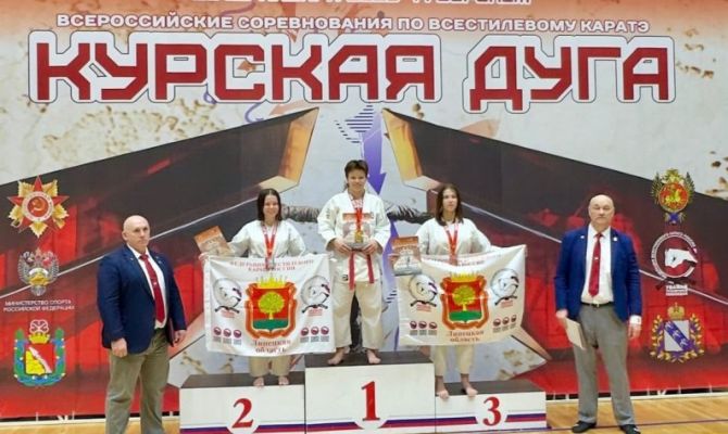 7 золотых медалей привези тульские каратисты из Воронежа