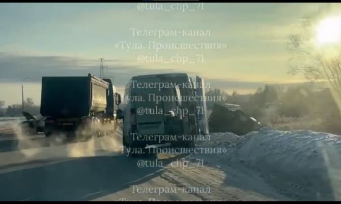 "Газель" улетела в кювет на трассе "Тула — Новомосковск"