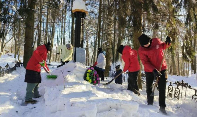 Волонтеры «Снежного патруля» расчистили улицы Тулы от снега