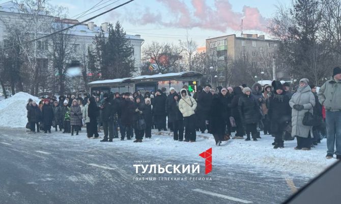 Из-за обрыва провода из Заречья не могут уехать туляки