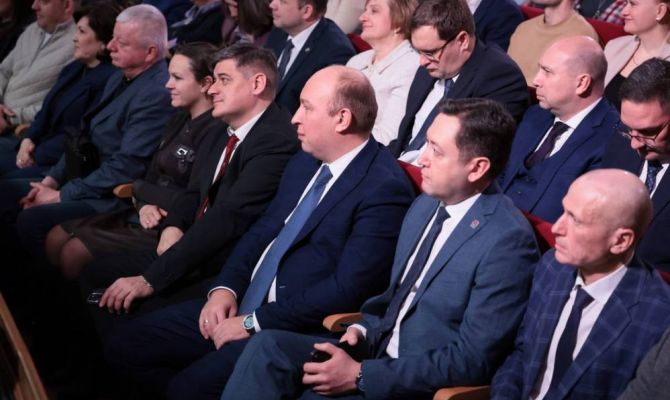 Активистка – Бутову: идите, покажите пальчиком, где детям переходить дорогу