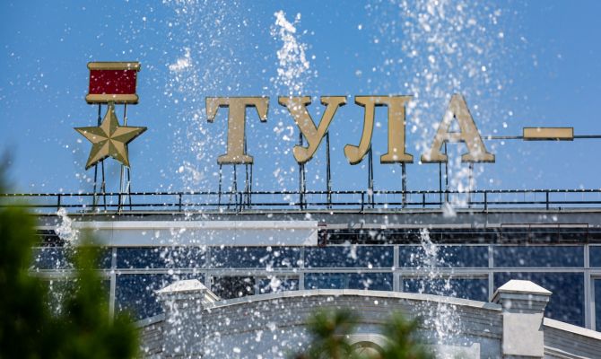 22 мая в Туле из-за жары продолжают бесплатно раздавать питьевую воду