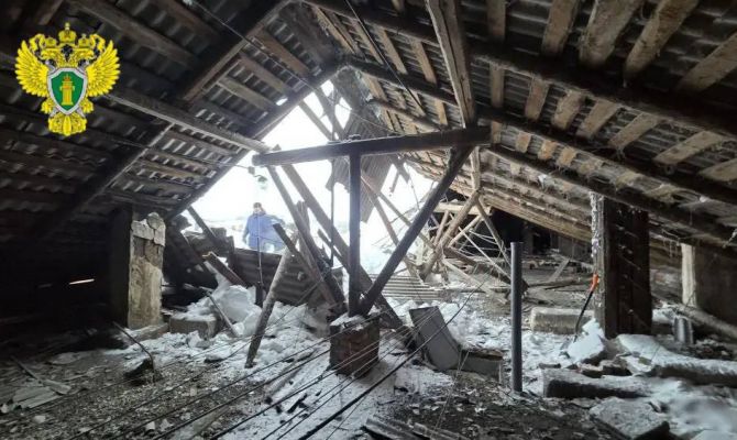 В Щекине частично обрушилась крыша дома на улице Ленина