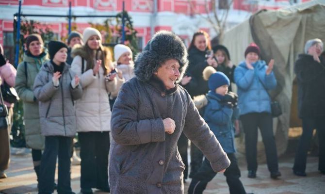 Стрельба из лука и пряники: как в Туле отметили День защитника Отечества