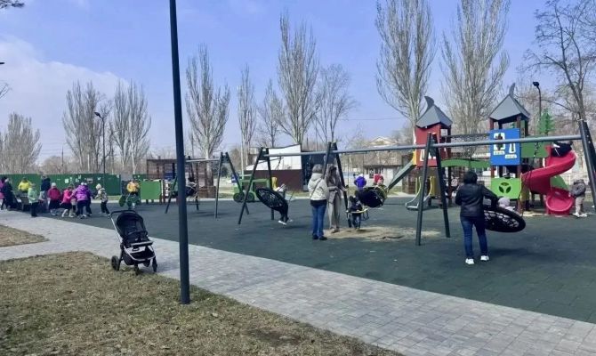 Сквер Победы в Мариуполе готов на 45%