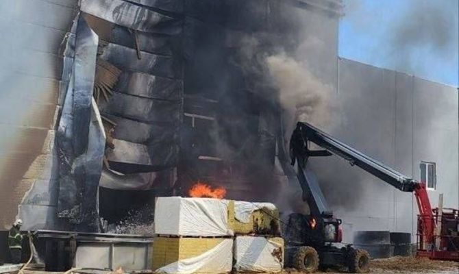 В Узловой начался пожар на территории завода Haval