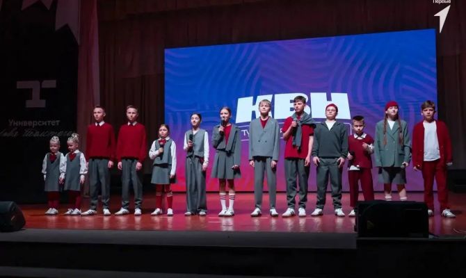 Команда "Эти" из Плавска вышла в финал Всероссийской юниор-лиги КВН