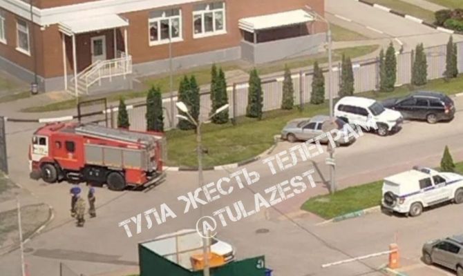 Обломки беспилотника упали рядом со школой в Туле