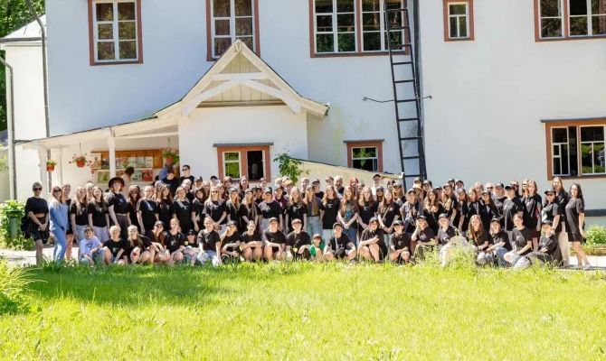 80 тульских художников порисовали в парк-отеле «Шахтер» под Алексином
