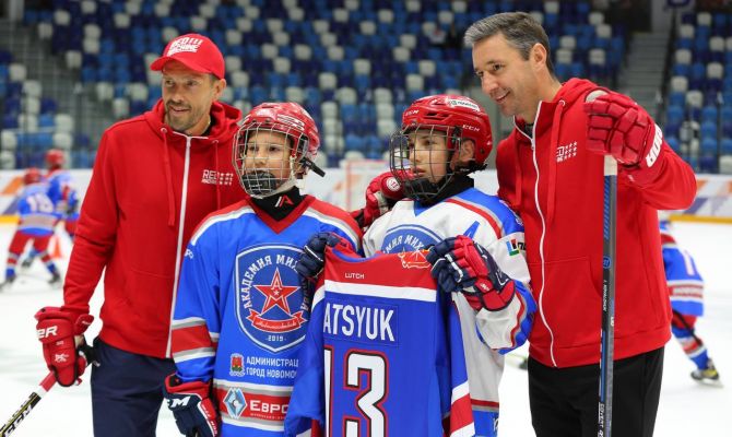 Илья Ковальчук и Павел Дацюк сыграли в хоккей с маленькими туляками: фоторепортаж