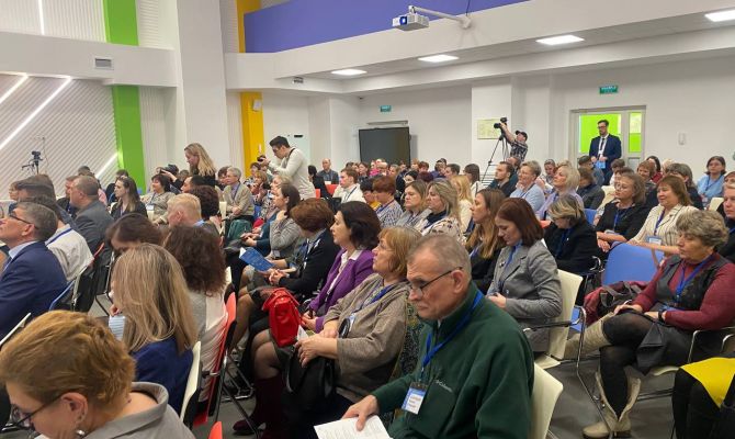 В Новомосковске учителям рассказали, как заинтересовать школьников на уроках