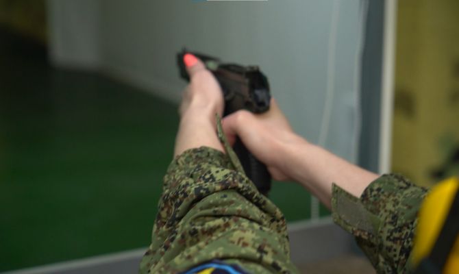 В Туле определят самую меткую сотрудницу силовых структур