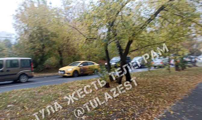 На улице Максимовского в Туле легковушка сбила ребенка