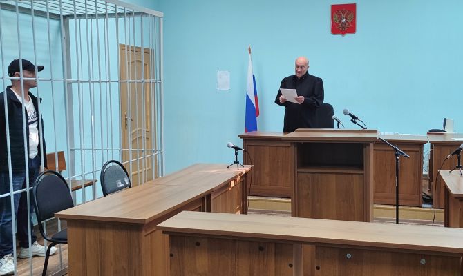 Пьяный житель Киреевского района пытался задушить знакомую в ее же квартире