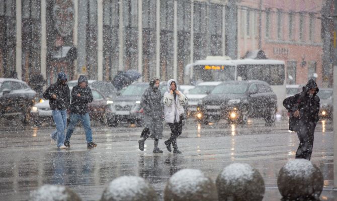 Тульских водителей предупредили о гололедице на дорогах в выходные