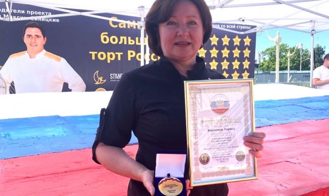 Кондитер из Ефремова установила мировой рекорд на выставке «Россия» на ВДНХ