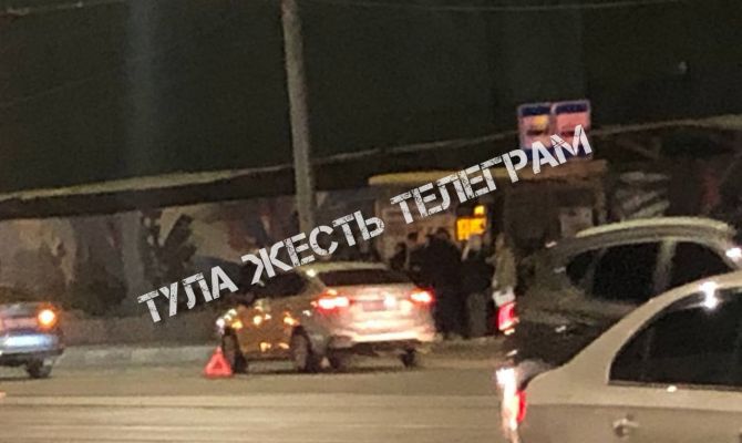 В Туле ночью машина сбила подростка