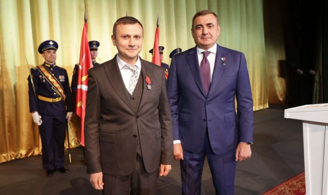 Алексей Дюмин наградил директора и главного редактора телеканала "Первый Тульский" 